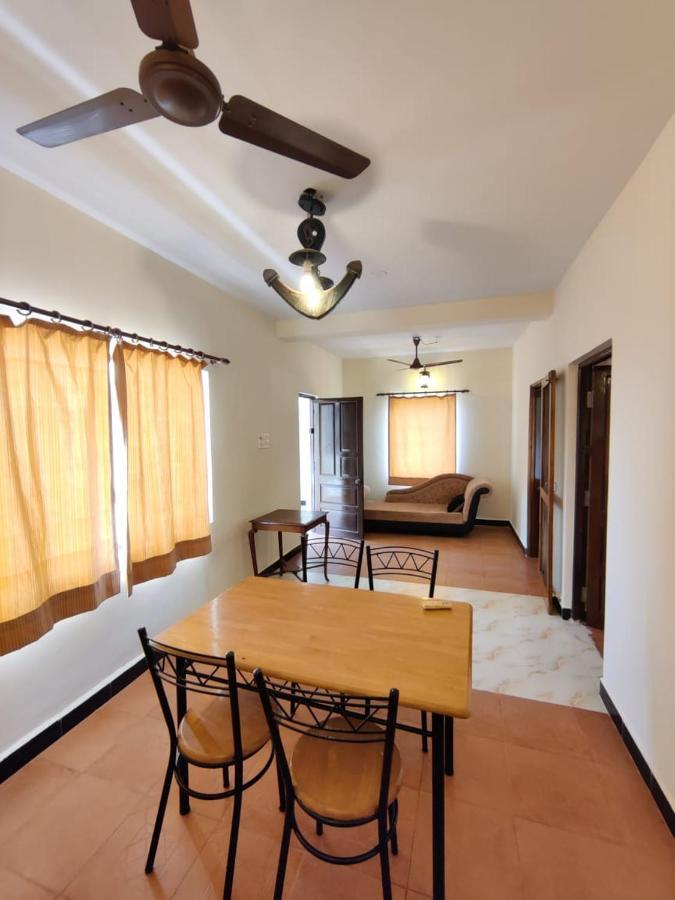Hilltop 4 Bhk With Private Swimming Pool Near Candolim Villa