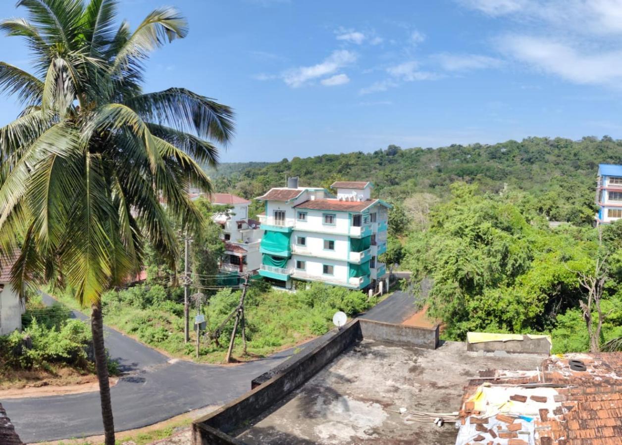 Villa Hilltop 4 Bhk With Private Swimming Pool Near Candolim Old Goa